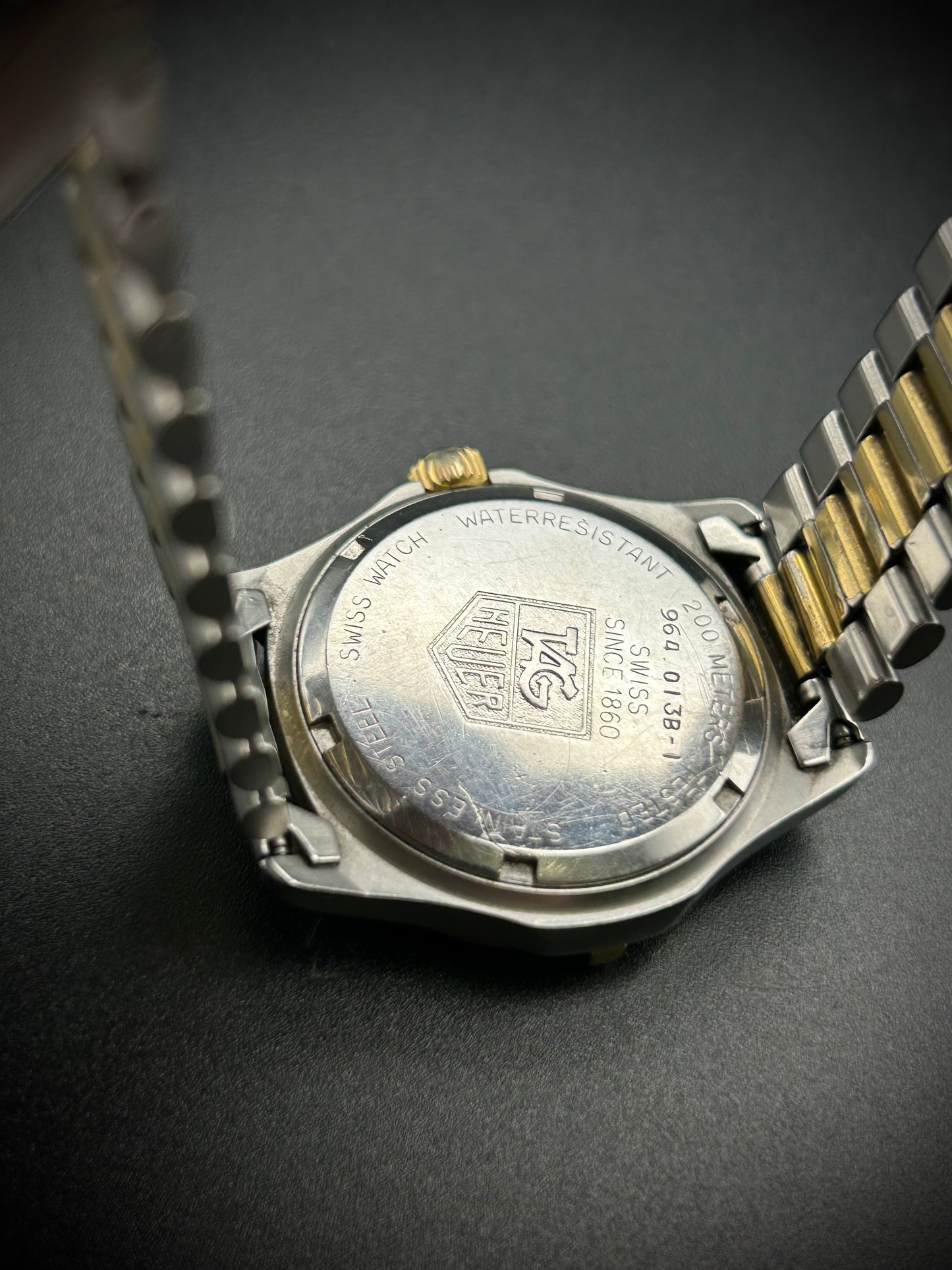 Tag Heuer Professional 2000