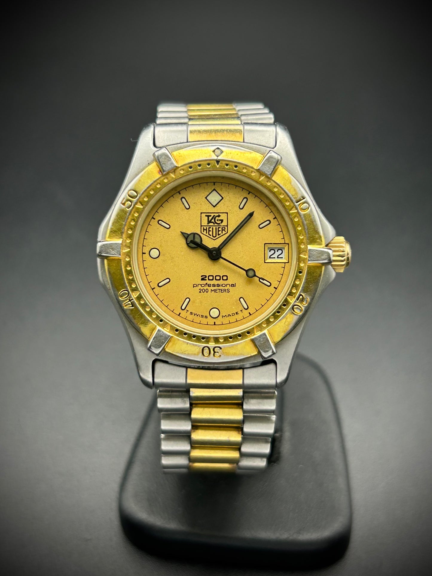 Tag Heuer Professional 2000