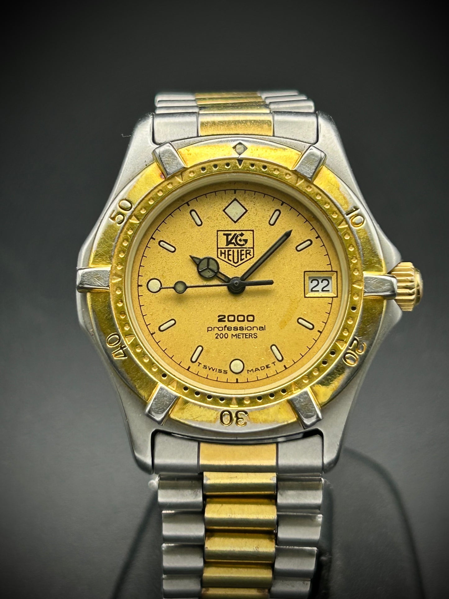 Tag Heuer Professional 2000