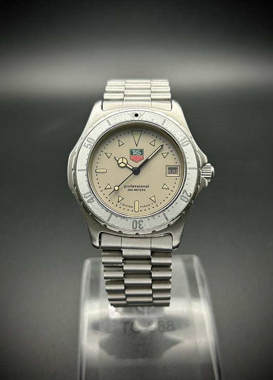 Tag Heuer Professional 2000