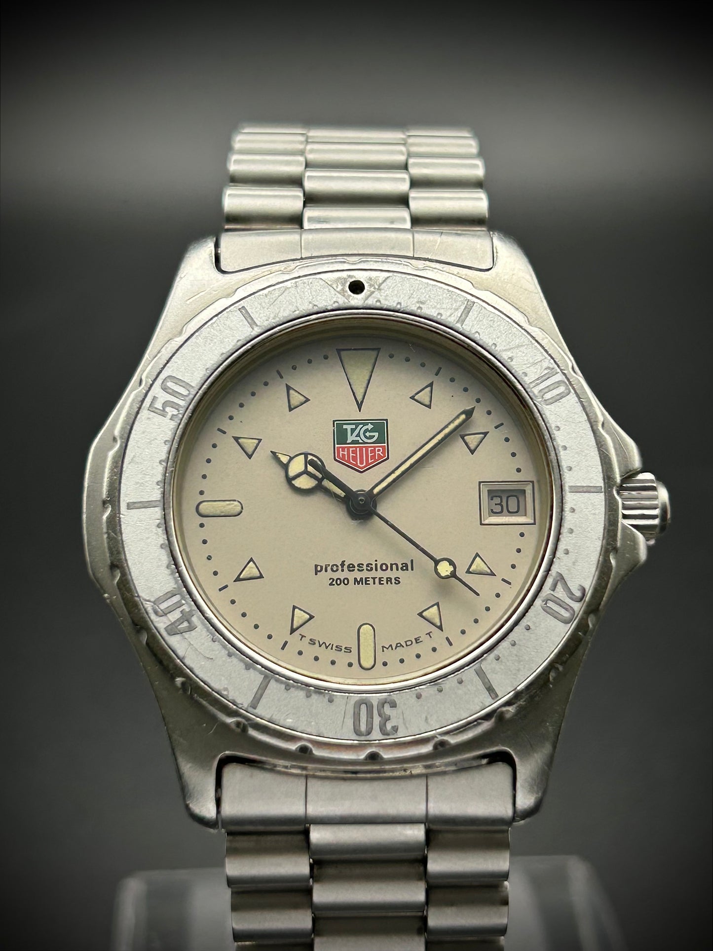Tag Heuer Professional 2000